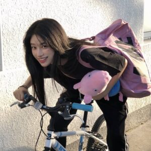 Duan Xiaowei Instagram - 下班🚴🏻♀️