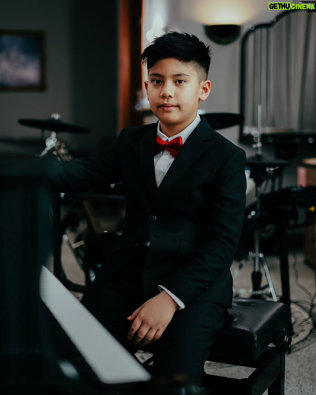 Duma Riris Silalahi - 110.1K Likes - Marpesta.. Mongoli itoku @doddy_boy_silalahi, lae ni A.Cleo, las roha nami nunga gabe be sude anak ni Amang dohot inong.. 

Molo adong manungkun ai ise do mambaen jas ni pak cleo, @judeo.sihotang dohot si @juandeo.sihotang nion ma @ruslihadiwinata 

Molo kebaya ku dohot inong nion ma @intanavantie.inav 

Molo songkethu, oma, dohot nantulang/besan dohot akka paribanku @drtheresiia @meldasilalah dohot ulos hela ni A. Cleo nion ma, ito na burju @merdisihombingluxury @merdisihombing

Atikboha sungkun2 rohamuna ate.. ❣️

Mauliate ma disude na manangiangkon.. Horas..