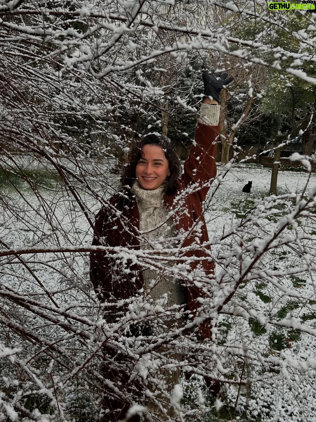 Ece Yaşar - 91.6K Likes - Beklediğim gibiyim, hoşgeldin 2026’cığım. Güzel geldin⛄️