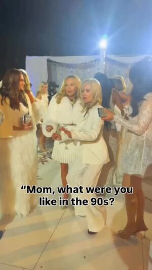 Eileen Davidson Instagram - The 90s were funnnnnnnnnnnnnn. #the90s #90sfashion #90sstyle