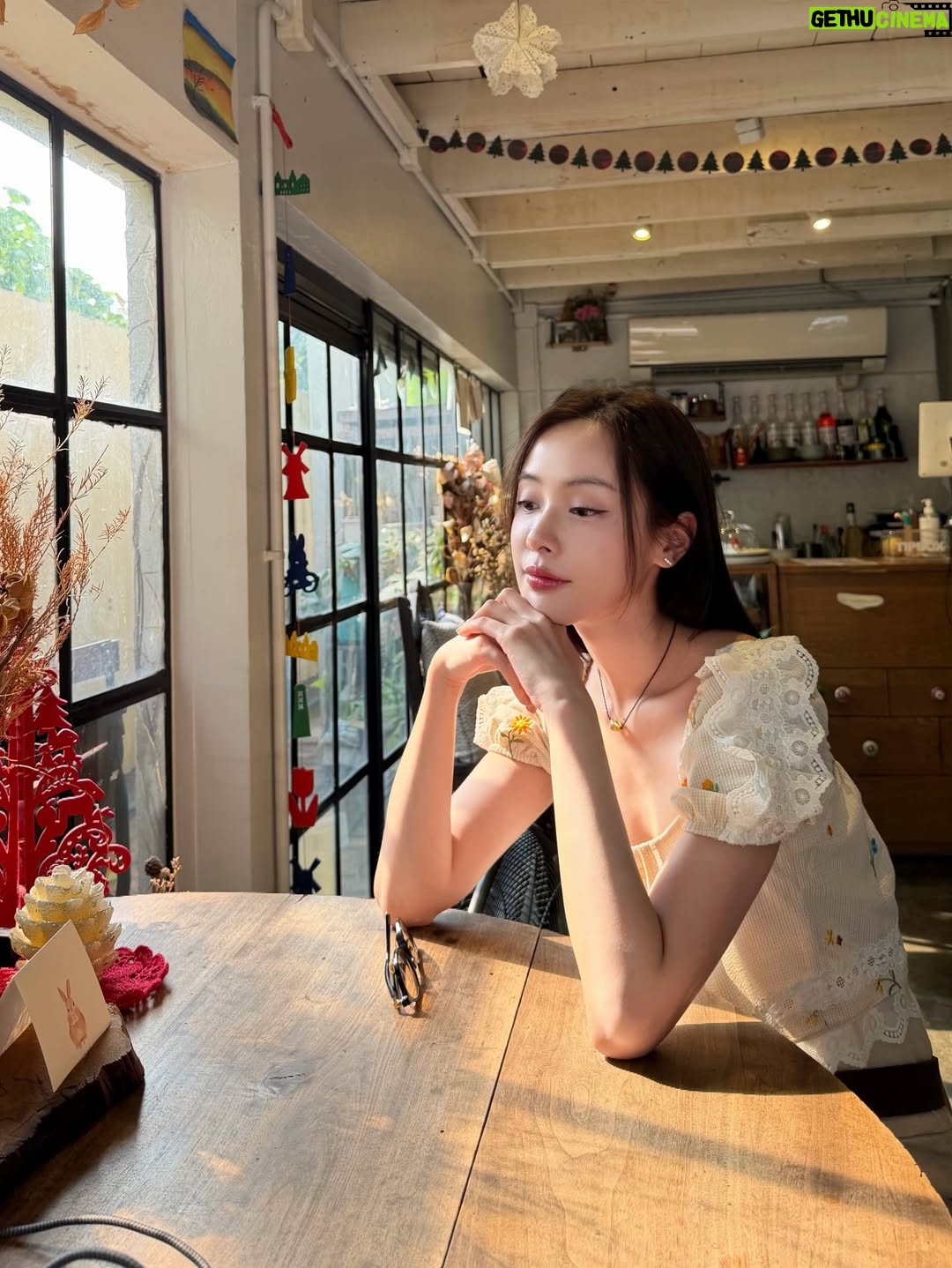 Eisaya Hosuwan - 62.5K Likes - summer, softly💘