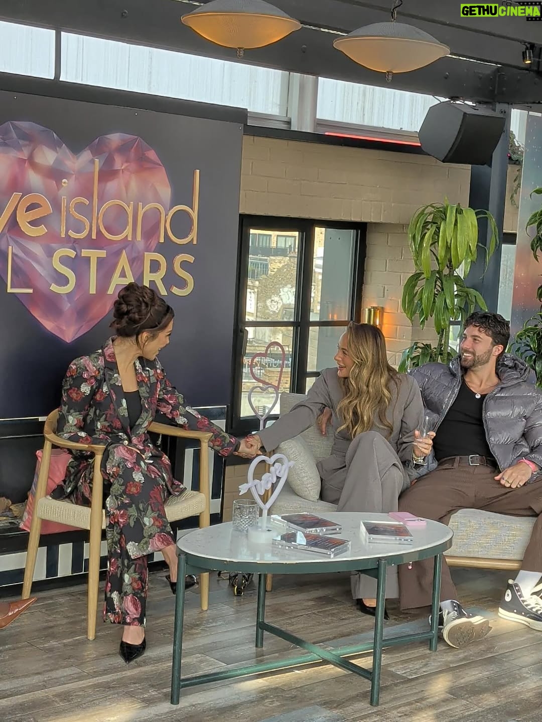 Ekin-Su Cülcüloğlu - 3 Likes - Cute day hosting the meet & greet with these lovely couples ❤️🏝️