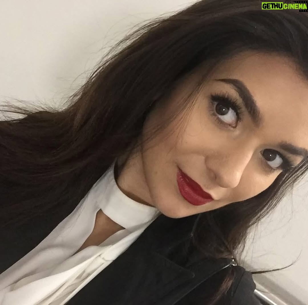 Ekin-Su Cülcüloğlu - 51.4K Likes - Decided to do a little throwback dump to 2016. Ten years later…I’m still the same girl, always open to new opportunities and adventures without putting limits on myself(working in finance is just an example of that).
Appearance-wise….sure, there have been a few tweaks: new boobs, new teeth, a little touch of filler and Botox. But at my core, I’m still exactly the same❤️
