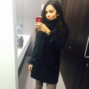 Ekin-Su Cülcüloğlu Instagram - Decided to do a little throwback dump to 2016. Ten years later…I’m still the same girl, always open to new opportunities and adventures without putting limits on myself(working in finance is just an example of that).
Appearance-wise….sure, there have been a few tweaks: new boobs, new teeth, a little touch of filler and Botox. But at my core, I’m still exactly the same❤️