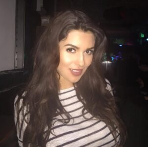 Ekin-Su Cülcüloğlu Instagram - Decided to do a little throwback dump to 2016. Ten years later…I’m still the same girl, always open to new opportunities and adventures without putting limits on myself(working in finance is just an example of that).
Appearance-wise….sure, there have been a few tweaks: new boobs, new teeth, a little touch of filler and Botox. But at my core, I’m still exactly the same❤️
