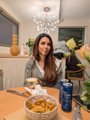 Ekin-Su Cülcüloğlu Instagram - A little photo dump of moments from my camera roll 🤍
First photo: credit to @kylegalvin_