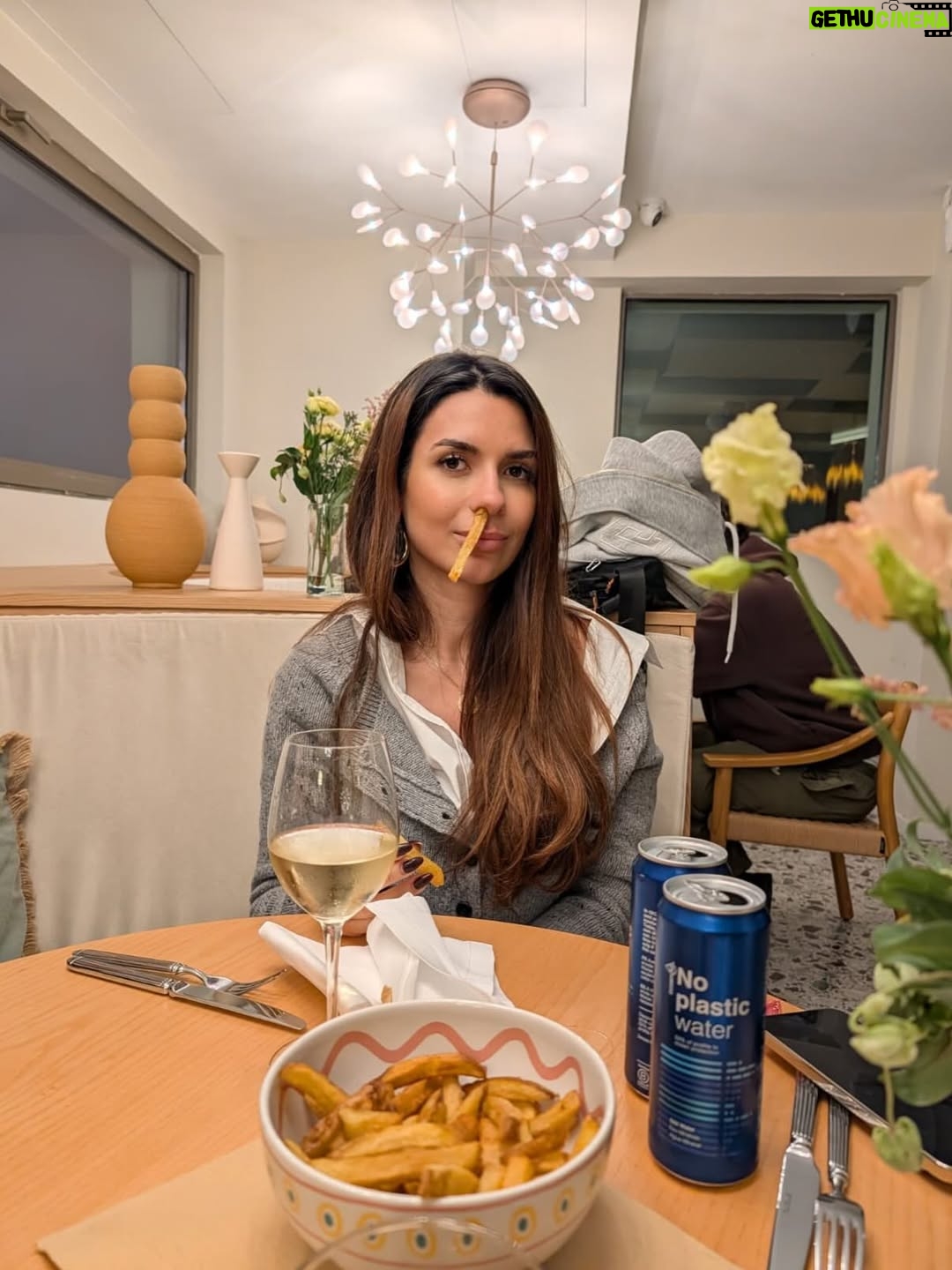 Ekin-Su Cülcüloğlu - 3 Likes - A little photo dump of moments from my camera roll 🤍 

First photo: credit to @kylegalvin_