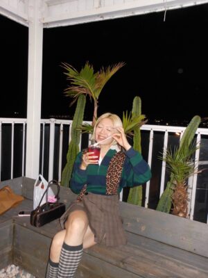 Elaiza Ikeda Instagram - 皆様2026もよろしくお願い致します🌅
仕事を納めて弾丸で沖縄旅に出ていました🐈‍⬛
少し遅れたけどクリスマスを感じることができたし
シーサーに色をつけたり
美味しいご飯を食べたり
心がスッキリして幸せな時間でした🍚
1/16から始まる @dreamstage_tbs もよろしくお願いします！
皆様にとって平和で豊かな一年になりますように🤍