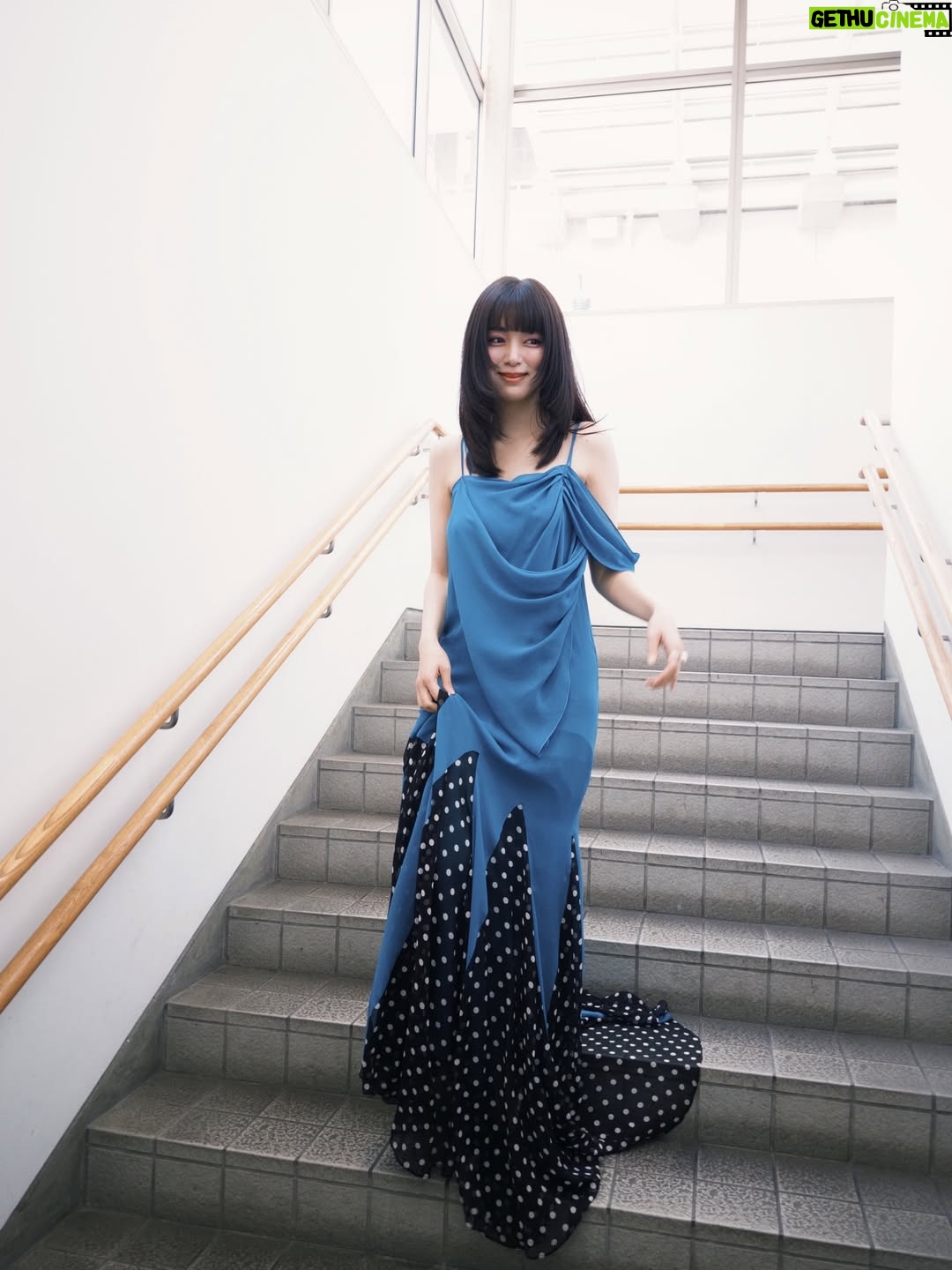Elaiza Ikeda - 109.2K Likes - ただいま尾道🍋
最近あんまり写真撮ってなかったから
みんながたくさん撮ってくれたし私も撮った。
ので、めいっぱい載せます。
尾道の海みたいな青いドレス @ninaricci 

@rewrite_movie 
#尾道映画祭