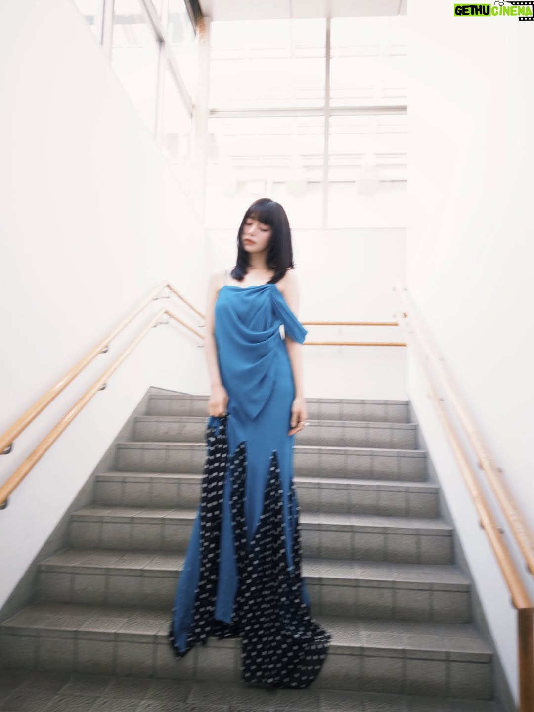 Elaiza Ikeda - 109.2K Likes - ただいま尾道🍋
最近あんまり写真撮ってなかったから
みんながたくさん撮ってくれたし私も撮った。
ので、めいっぱい載せます。
尾道の海みたいな青いドレス @ninaricci 

@rewrite_movie 
#尾道映画祭