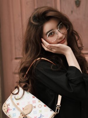 Eleanor Lee Instagram - 勇敢往前冲就算来自小地方 
拿出你的全力闯 ✨