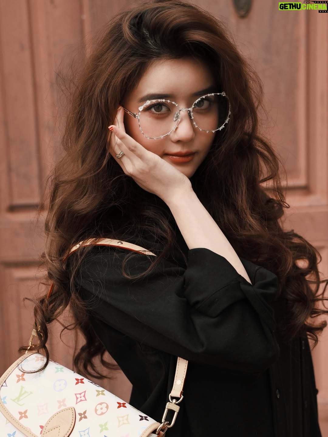 Eleanor Lee - 1.2K Likes - 勇敢往前冲就算来自小地方 
拿出你的全力闯 ✨