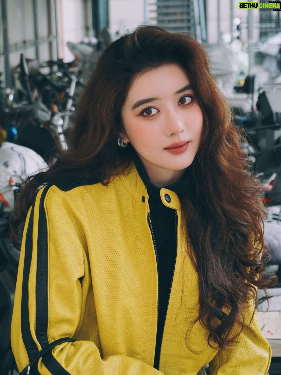 Eleanor Lee - 11.4K Likes - I need a ride