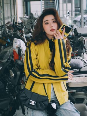 Eleanor Lee Instagram - I need a ride