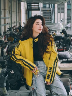 Eleanor Lee Instagram - I need a ride