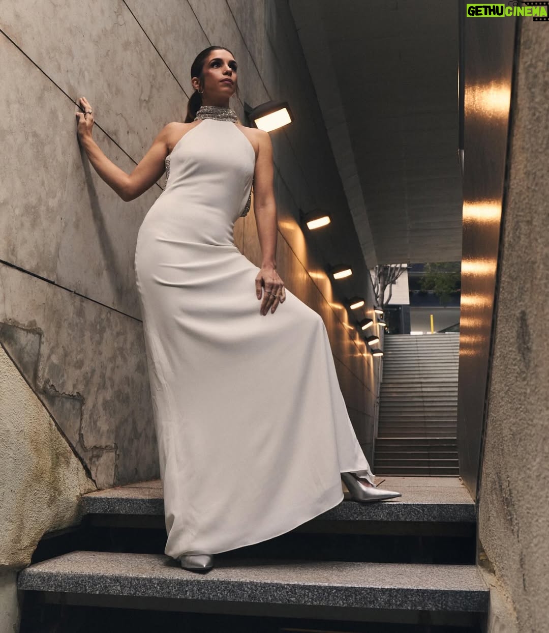 Elena Furiase - 15.7K Likes - GOYA 2026… 🌹🪽

✨Estilismo: @andrew.pocrid @capelliercapellier @pilardelcampo_  @valytyplace @mumit_jewelry @lodishoes 
✨Muah: @lancomeofficial @veronica__ruz #makeup #publi
✨Foto: @jpageorge @_isra_lozano