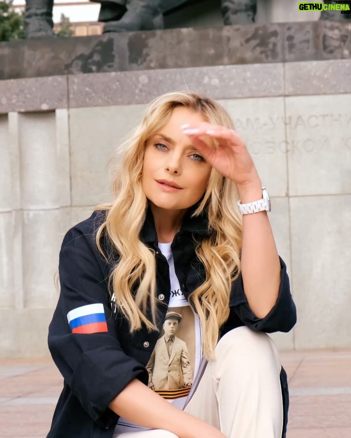 Elena Maksimova - 3.1K Likes - Друзья! Песня «Ты вернись домой» - претендент на попадание в Топ -10 Хит парада на радио «Гордость»! Ссылка в сториз ! Поддержите ее голосованием, и она попадет в Хит парад! ❤️✊🙏 нужно прослушать кусочек и поставить Лайк 🙏❤️
.
#еленамаксимова #тывернисьдомой 
.
By @nonnsense