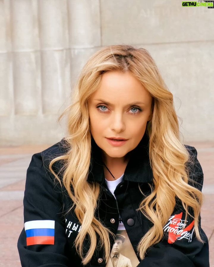 Elena Maksimova - 3.1K Likes - Друзья! Песня «Ты вернись домой» - претендент на попадание в Топ -10 Хит парада на радио «Гордость»! Ссылка в сториз ! Поддержите ее голосованием, и она попадет в Хит парад! ❤️✊🙏 нужно прослушать кусочек и поставить Лайк 🙏❤️
.
#еленамаксимова #тывернисьдомой 
.
By @nonnsense