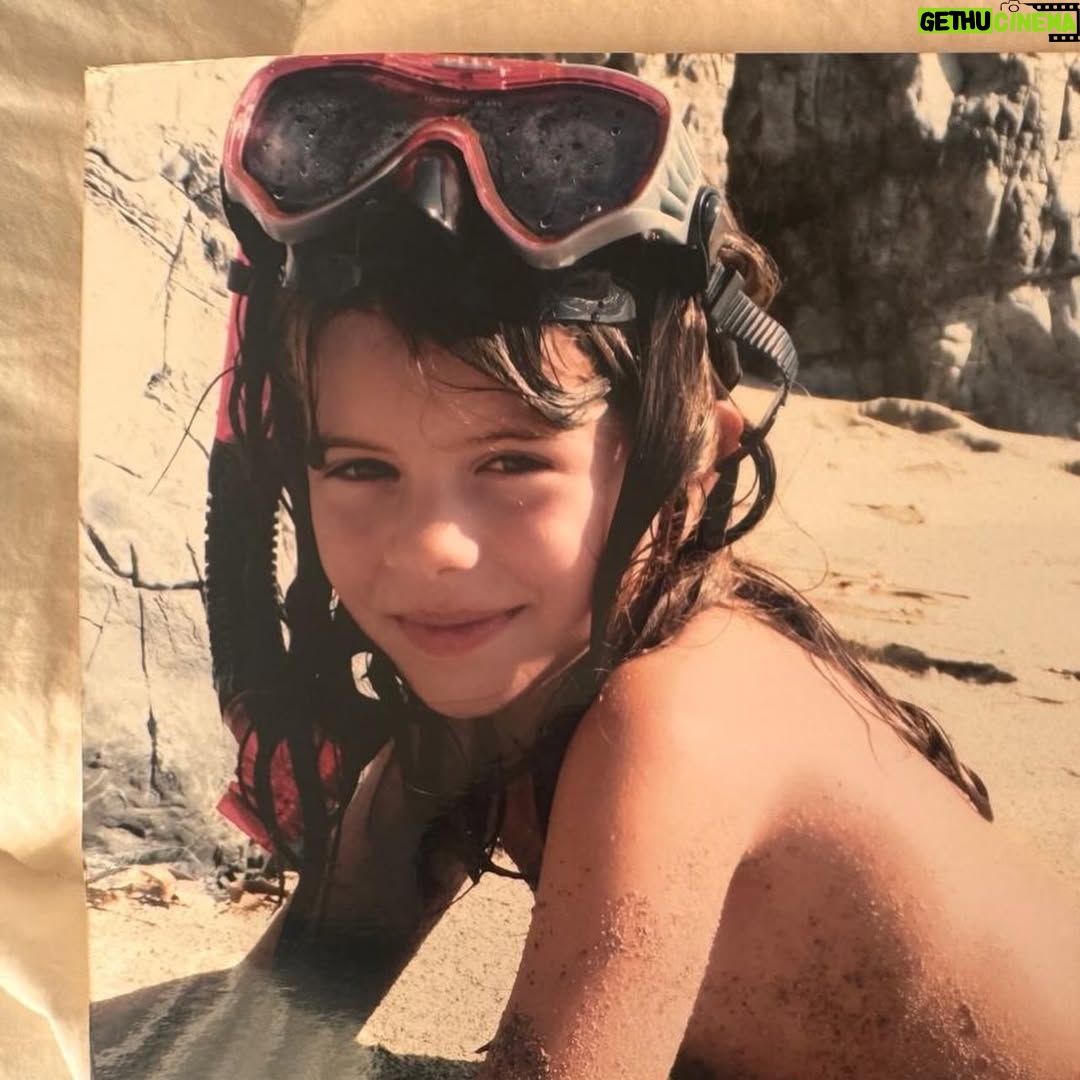 Eleni Menegaki - 74.5K Likes - Το μωράκι αυτό το κράτησα για πρώτη φορά στην αγκαλιά μου πριν 18 χρόνια ακριβώς … Σήμερα ειναι μια νεαρή γυναίκα που με γεμίζει περηφάνια και χαρά ! 
Χρόνια πολλά Βαλέρια ❤️✨🎂 #18 
Σ αγαπώ περισσότερο από όσο χωράνε οι λέξεις !
η μαμά σου