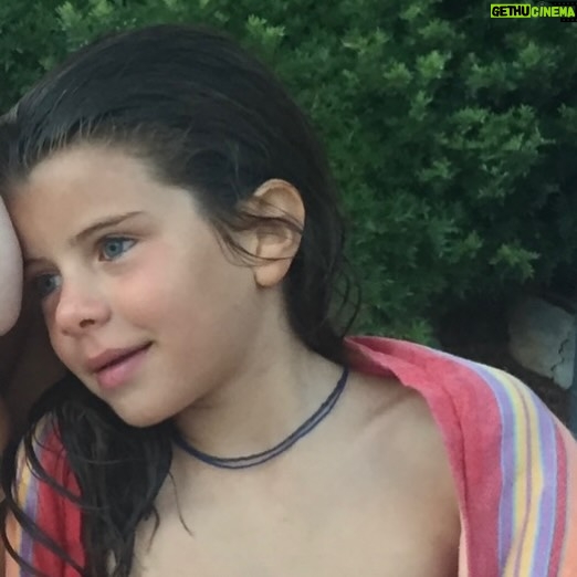 Eleni Menegaki - 74.5K Likes - Το μωράκι αυτό το κράτησα για πρώτη φορά στην αγκαλιά μου πριν 18 χρόνια ακριβώς … Σήμερα ειναι μια νεαρή γυναίκα που με γεμίζει περηφάνια και χαρά ! 
Χρόνια πολλά Βαλέρια ❤️✨🎂 #18 
Σ αγαπώ περισσότερο από όσο χωράνε οι λέξεις !
η μαμά σου