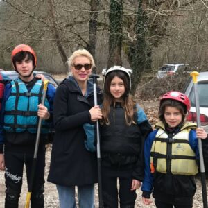 Eleni Menegaki Instagram - Το μωράκι αυτό το κράτησα για πρώτη φορά στην αγκαλιά μου πριν 18 χρόνια ακριβώς … Σήμερα ειναι μια νεαρή γυναίκα που με γεμίζει περηφάνια και χαρά ! 
Χρόνια πολλά Βαλέρια ❤️✨🎂 #18 
Σ αγαπώ περισσότερο από όσο χωράνε οι λέξεις !
η μαμά σου