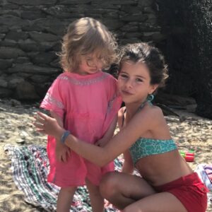 Eleni Menegaki Instagram - Το μωράκι αυτό το κράτησα για πρώτη φορά στην αγκαλιά μου πριν 18 χρόνια ακριβώς … Σήμερα ειναι μια νεαρή γυναίκα που με γεμίζει περηφάνια και χαρά ! 
Χρόνια πολλά Βαλέρια ❤️✨🎂 #18 
Σ αγαπώ περισσότερο από όσο χωράνε οι λέξεις !
η μαμά σου