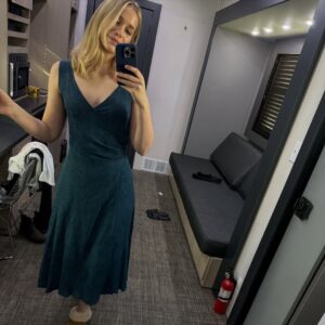 Elizabeth Lail Instagram - We have fun
BTS of FNAF2