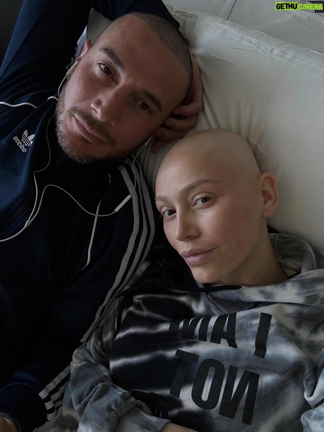 Éloïse Appelle - 342.3K Likes - 4 février, journée mondiale contre le cancer 🎗️
On n’oublie pas que le dépistage sauve des vies.
Un petit geste, qui peut tout changer!
Prenez soin de vous 🤍