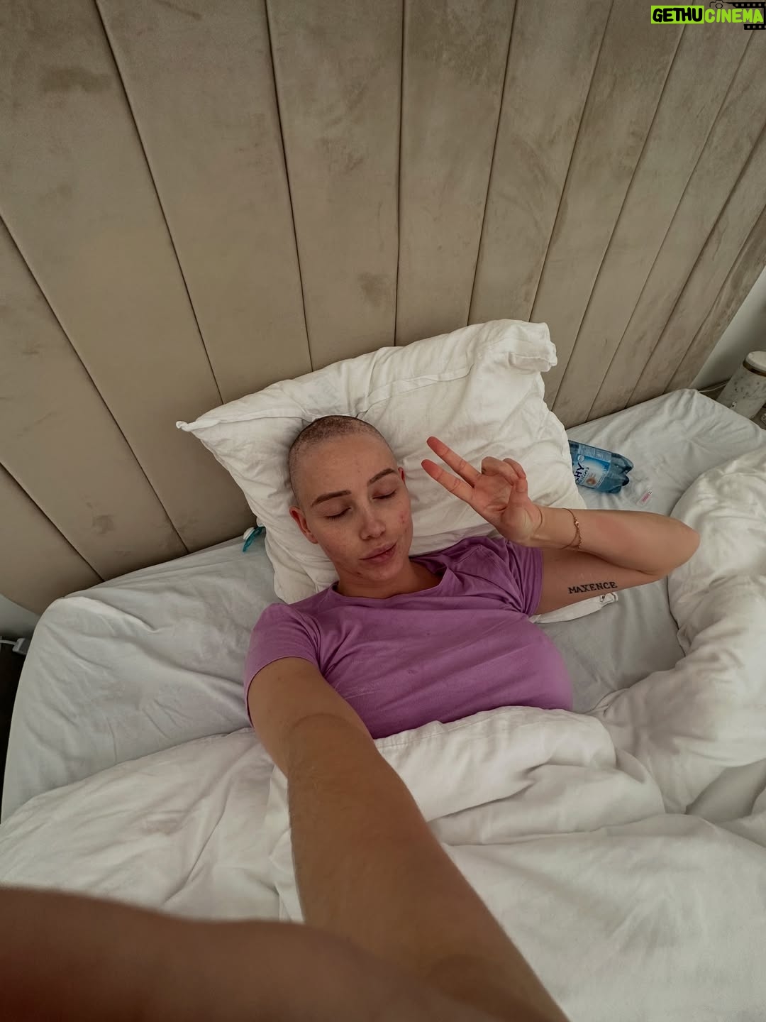 Éloïse Appelle - 342.3K Likes - 4 février, journée mondiale contre le cancer 🎗️
On n’oublie pas que le dépistage sauve des vies.
Un petit geste, qui peut tout changer!
Prenez soin de vous 🤍