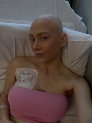 Éloïse Appelle Instagram - 4 février, journée mondiale contre le cancer 🎗️
On n’oublie pas que le dépistage sauve des vies.
Un petit geste, qui peut tout changer!
Prenez soin de vous 🤍