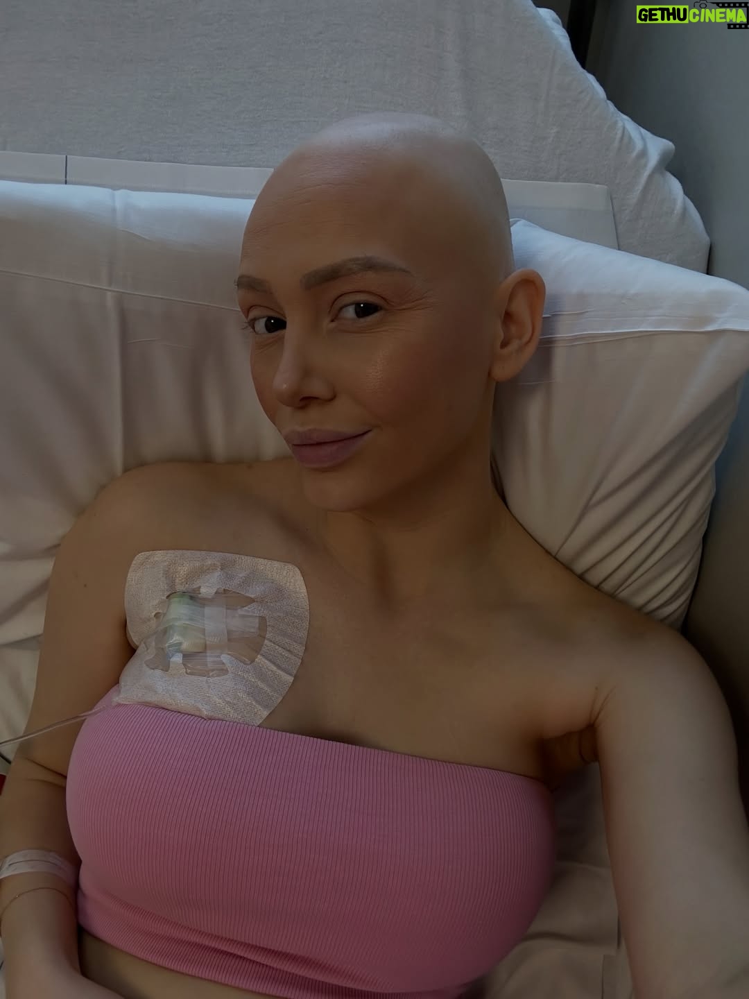 Éloïse Appelle - 342.3K Likes - 4 février, journée mondiale contre le cancer 🎗️
On n’oublie pas que le dépistage sauve des vies.
Un petit geste, qui peut tout changer!
Prenez soin de vous 🤍