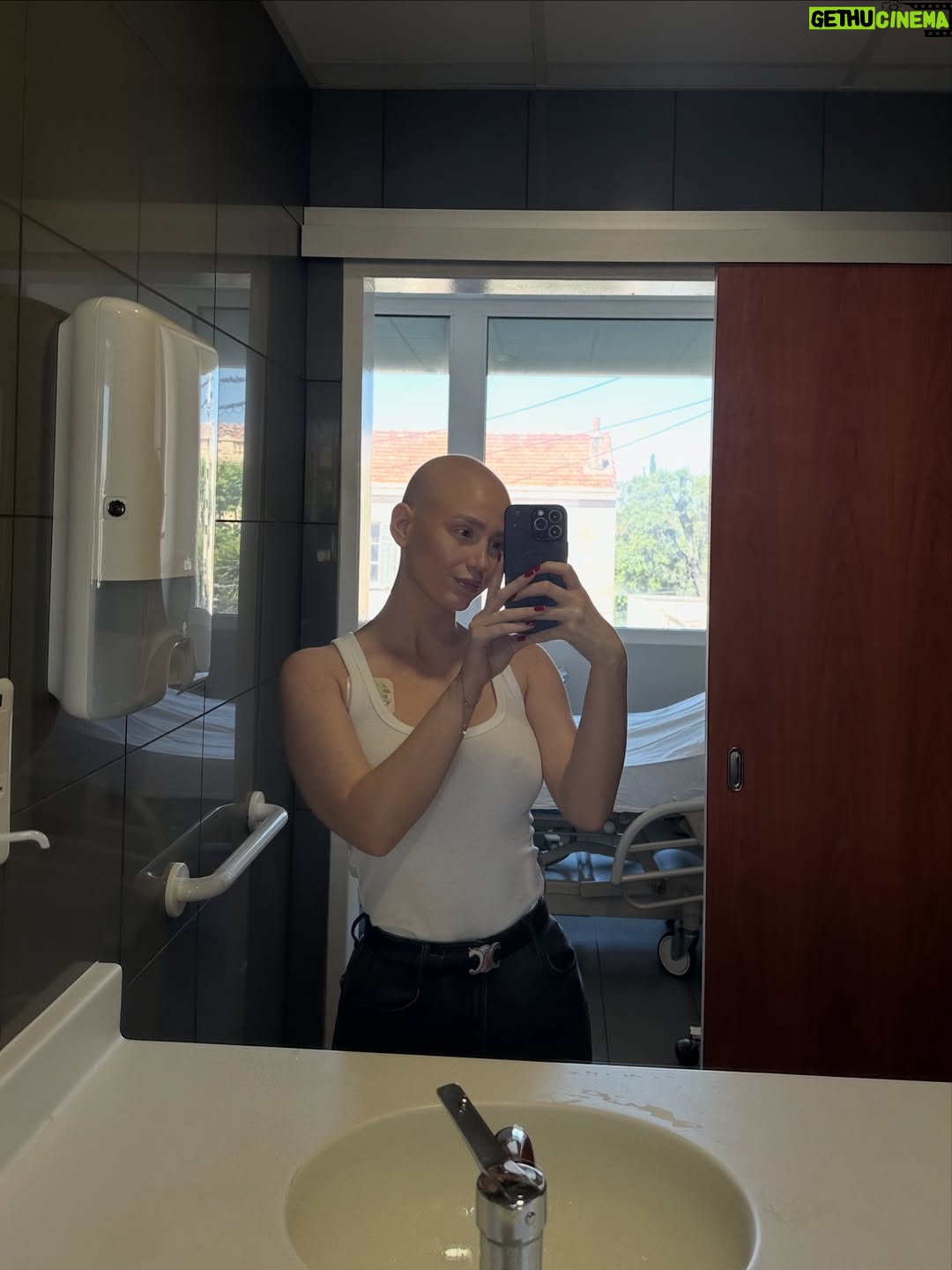 Éloïse Appelle - 342.3K Likes - 4 février, journée mondiale contre le cancer 🎗️
On n’oublie pas que le dépistage sauve des vies.
Un petit geste, qui peut tout changer!
Prenez soin de vous 🤍