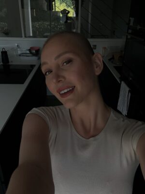 Éloïse Appelle Instagram - 4 février, journée mondiale contre le cancer 🎗️
On n’oublie pas que le dépistage sauve des vies.
Un petit geste, qui peut tout changer!
Prenez soin de vous 🤍