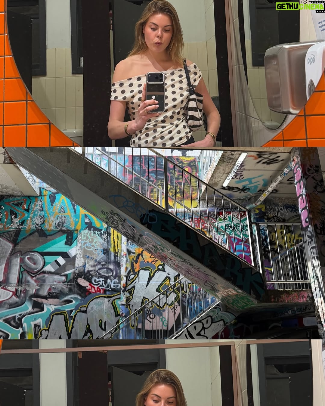 Eloise van Oranje - 16.4K Likes - MELBOURNE. What a great start to my Australian adventure. l didn’t start alone as daan was with me. We found out we are good at “TATten”; Traveling Apart Together. Finding our flow of when to do what together. I love exploring places on my own but also appreciate sharing unique moments with people I love. So i got both 🤗

I’ll be sharing way more in my YouTube video that comes out Thursday 16:00 (NL time). Unfiltered opinions, silly moments with @daanhoogervorst, and all my tips on this lively city. I loved capturing the start of my journey like this. I would LOVE to hear your constructive feedback. Thursday 16:00, see you there 😌