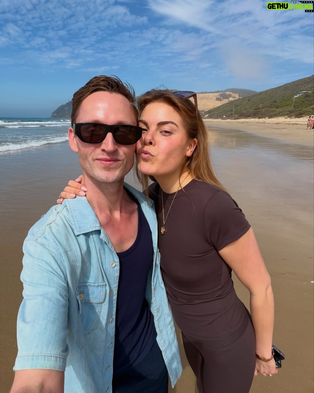 Eloise van Oranje - 16.4K Likes - MELBOURNE. What a great start to my Australian adventure. l didn’t start alone as daan was with me. We found out we are good at “TATten”; Traveling Apart Together. Finding our flow of when to do what together. I love exploring places on my own but also appreciate sharing unique moments with people I love. So i got both 🤗

I’ll be sharing way more in my YouTube video that comes out Thursday 16:00 (NL time). Unfiltered opinions, silly moments with @daanhoogervorst, and all my tips on this lively city. I loved capturing the start of my journey like this. I would LOVE to hear your constructive feedback. Thursday 16:00, see you there 😌