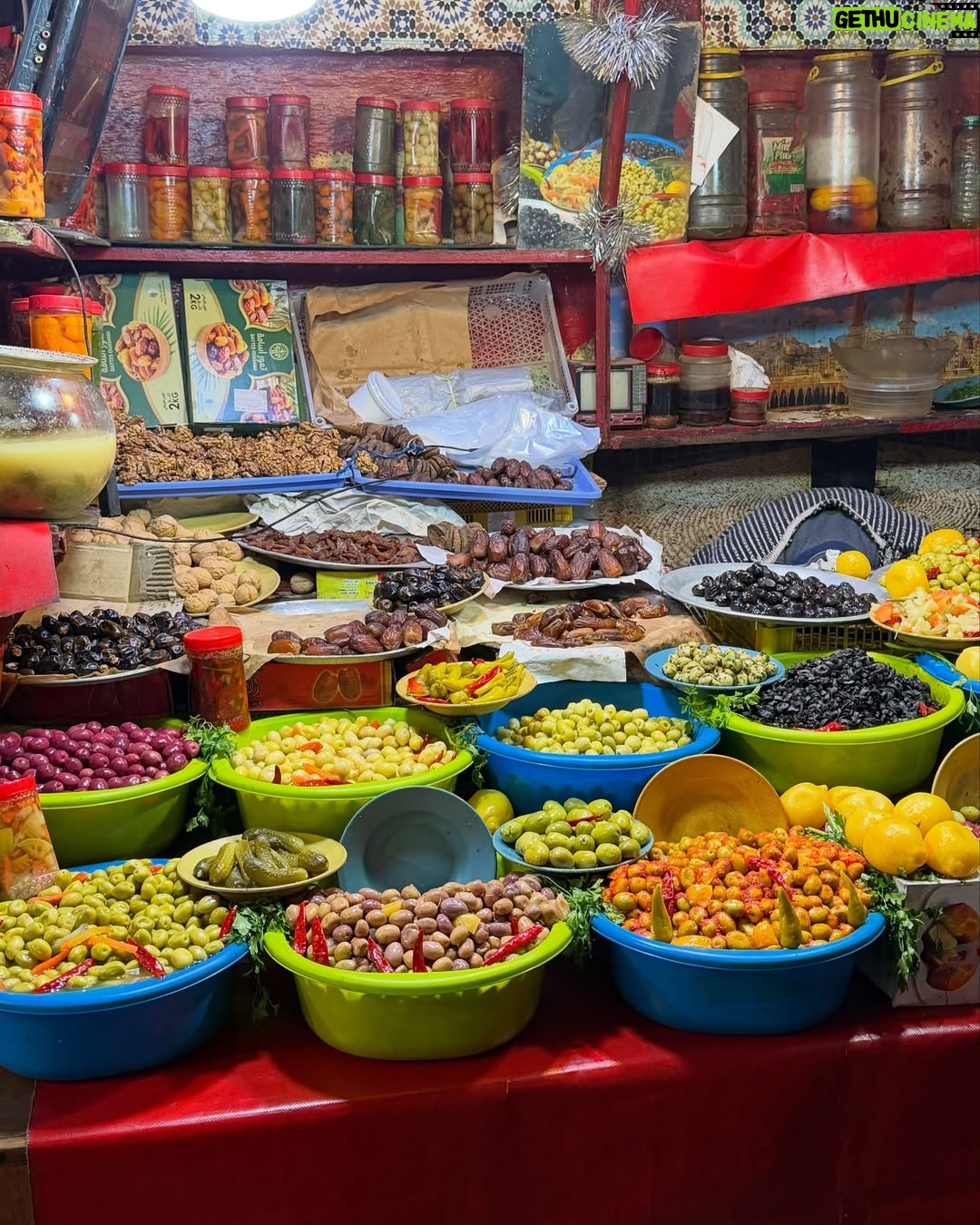Eloise van Oranje - 14.5K Likes - I spent the last days of 2025 in Morocco — specifically Rabat and Fes. What a beautiful country, every single time. The energy, the deeply rooted history and religion, the food — all of it. And the people: even in places shaped by tourism, still so warm and welcoming.

The first days of 2026 have already passed, which made me wonder — do people still set intentions or goals? Let me know in the comments.
One of mine this year is to feel more grounded in who I am, what I do, and where I’m going. To truly figure out what I love, what I want, and what I’m building towards.

One of the first ways I’m doing that is by taking a longer solo trip — which feels very exciting. I can’t wait to share, but more on that soon. Do you already have guesses where I might be going?