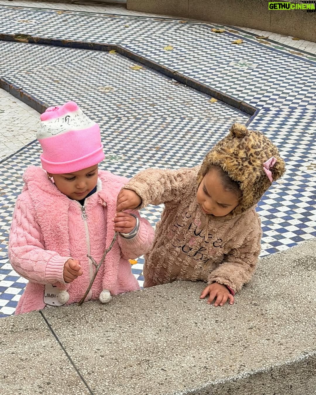 Eloise van Oranje - 14.5K Likes - I spent the last days of 2025 in Morocco — specifically Rabat and Fes. What a beautiful country, every single time. The energy, the deeply rooted history and religion, the food — all of it. And the people: even in places shaped by tourism, still so warm and welcoming.

The first days of 2026 have already passed, which made me wonder — do people still set intentions or goals? Let me know in the comments.
One of mine this year is to feel more grounded in who I am, what I do, and where I’m going. To truly figure out what I love, what I want, and what I’m building towards.

One of the first ways I’m doing that is by taking a longer solo trip — which feels very exciting. I can’t wait to share, but more on that soon. Do you already have guesses where I might be going?