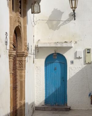 Eloise van Oranje Instagram - I spent the last days of 2025 in Morocco — specifically Rabat and Fes. What a beautiful country, every single time. The energy, the deeply rooted history and religion, the food — all of it. And the people: even in places shaped by tourism, still so warm and welcoming.

The first days of 2026 have already passed, which made me wonder — do people still set intentions or goals? Let me know in the comments.
One of mine this year is to feel more grounded in who I am, what I do, and where I’m going. To truly figure out what I love, what I want, and what I’m building towards.

One of the first ways I’m doing that is by taking a longer solo trip — which feels very exciting. I can’t wait to share, but more on that soon. Do you already have guesses where I might be going?