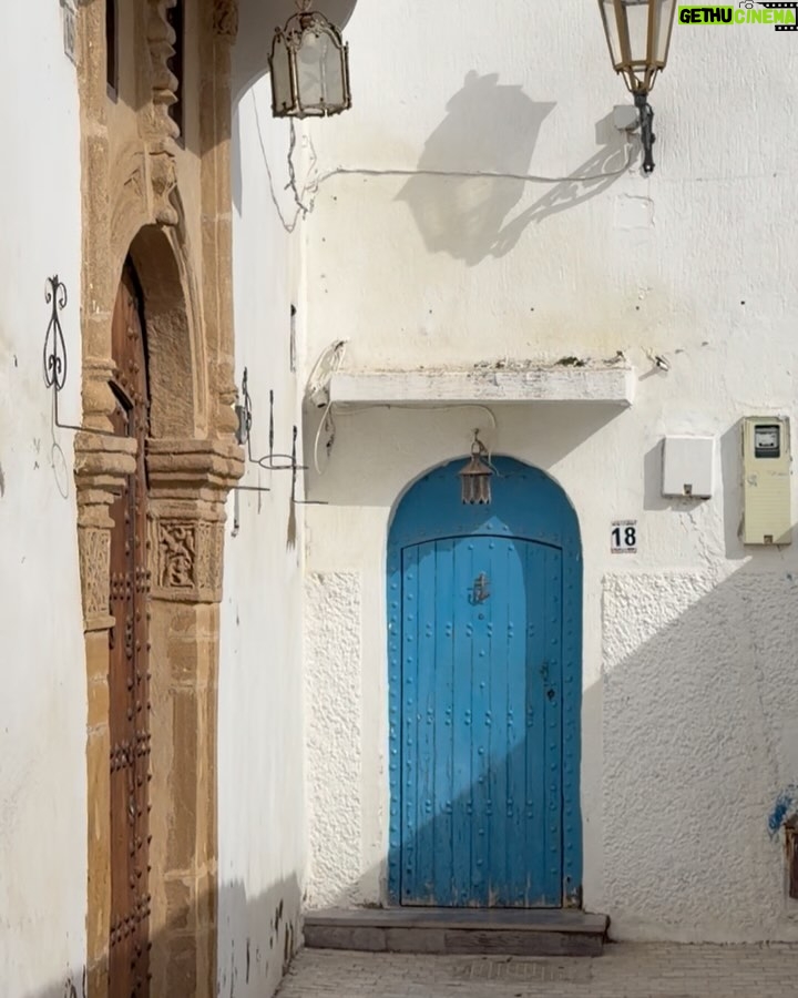 Eloise van Oranje - 14.5K Likes - I spent the last days of 2025 in Morocco — specifically Rabat and Fes. What a beautiful country, every single time. The energy, the deeply rooted history and religion, the food — all of it. And the people: even in places shaped by tourism, still so warm and welcoming.

The first days of 2026 have already passed, which made me wonder — do people still set intentions or goals? Let me know in the comments.
One of mine this year is to feel more grounded in who I am, what I do, and where I’m going. To truly figure out what I love, what I want, and what I’m building towards.

One of the first ways I’m doing that is by taking a longer solo trip — which feels very exciting. I can’t wait to share, but more on that soon. Do you already have guesses where I might be going?