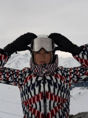 Elys Hutchinson Instagram - I dress to impress the mountains