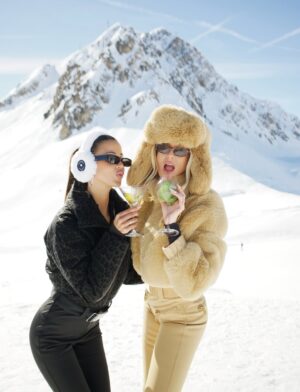 Elys Hutchinson Instagram - Don’t take her skiing take her straight to après ski
