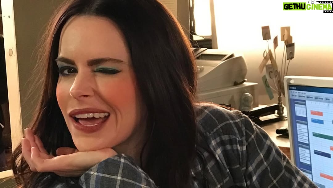 Emily Hampshire - 13.9K Likes - #2016 was a GREAT year: I shot #schittscreek during the day and #12monkeys at night, @amyjuliasegal made my fave @schittscreek webisode (remember webisodes?), @syfy put out this cool #jennifergoines commercial, I slept everywhere I could (on sets & read thrus), I got Invisalign, Stevie got a suitcase of makeup, @amandaschull drew pics of my Bitmoji when I couldn’t be at the read thrus, I met little Terry the 🐢 who I got to watch grow up, and I saw this hibernating bear sleeping bag online for the first time and have asked Santa for it every Xmas since!