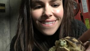 Emily Hampshire Instagram - #2016 was a GREAT year: I shot #schittscreek during the day and #12monkeys at night, @amyjuliasegal made my fave @schittscreek webisode (remember webisodes?), @syfy put out this cool #jennifergoines commercial, I slept everywhere I could (on sets & read thrus), I got Invisalign, Stevie got a suitcase of makeup, @amandaschull drew pics of my Bitmoji when I couldn’t be at the read thrus, I met little Terry the 🐢 who I got to watch grow up, and I saw this hibernating bear sleeping bag online for the first time and have asked Santa for it every Xmas since!