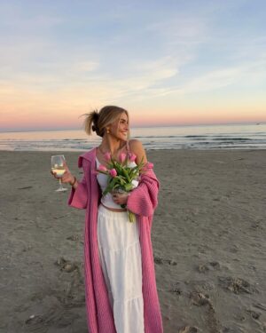 Emma Keitmann Instagram - Spring is coming 🌷🌊