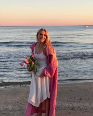 Emma Keitmann Instagram - Spring is coming 🌷🌊