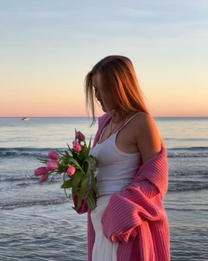 Emma Keitmann Instagram - Spring is coming 🌷🌊