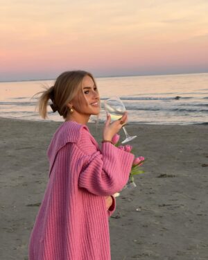 Emma Keitmann Instagram - Spring is coming 🌷🌊