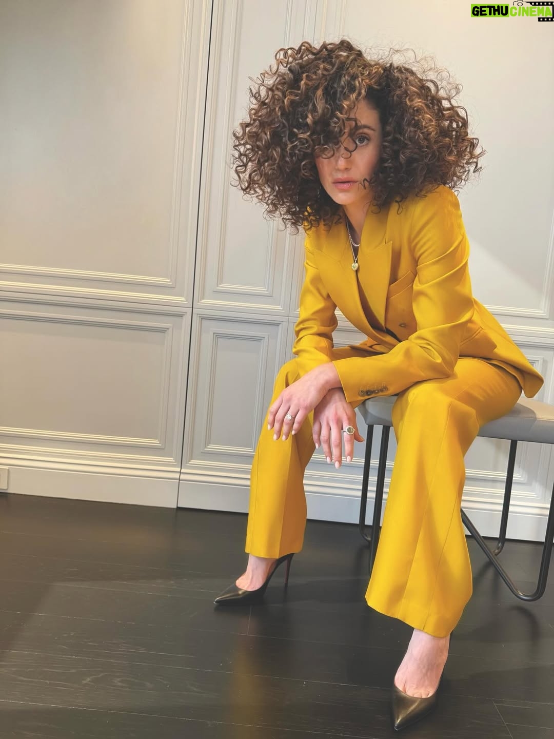 Emmy Rossum - 144.1K Likes - Good day for hair, suiting and a talk circle.
@heirlome 
@leightonjewels 
@genevieveherr 
@vernonfrancois