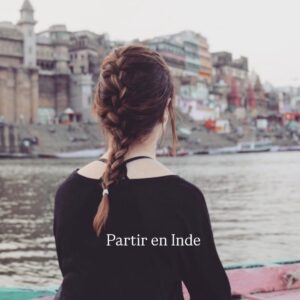EnjoyPhoenix Instagram - J’ai hésité à faire cette trend, parce que 2016 a de loin été l’année la plus dure de ma vie.

Je sortais d’une expérience qui venait de me transformer, d’une rupture qui m’avait anéantie, et je subissais une pression médiatique invivable pour la jeune femme de 21 ans que j’étais. J’ai sombré dans les TCA plus que jamais, et je sais que ma famille et mes amis de l’époque gardent un souvenir amer de cette année qui, en apparence, semblait idyllique, alors qu’elle était tout l’inverse.

C’est en 2016 que j’ai découvert la santé mentale, l’impact du stress sur mon corps et sur ma tête. J’ai réalisé que rien ne serait plus comme avant, que je devais tout reconstruire.

Finalement, c’est assez cathartique d’écrire ces mots. J’ai la sensation que c’était une autre vie, mais que j’ai bien fait de tenir bon ❤️‍🩹