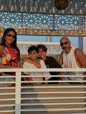 Enjy Kiwan Instagram - قلبي مع عيلتي في دبي وسط كل حالة عدم اليقين…
يا رب في وقت القلق ده طمّن قلوبهم، وحاوطهم بأمانك. ربنا يحفظ الجميع. 🤍